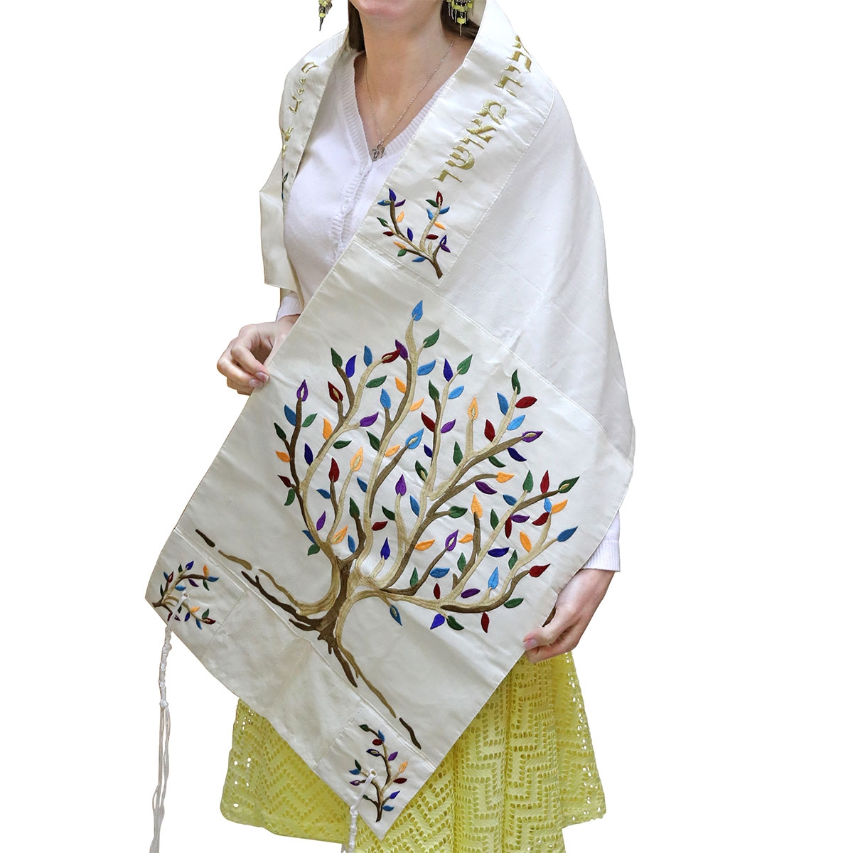 Top 12 Gorgeous Bat Mitzvah Gifts for Girls